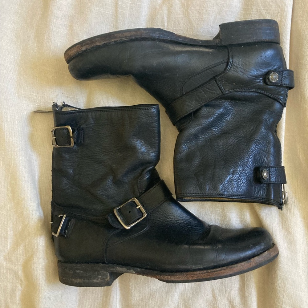 Frye Black Moto Style Short Boots - back zip - Sz 9 - Black
